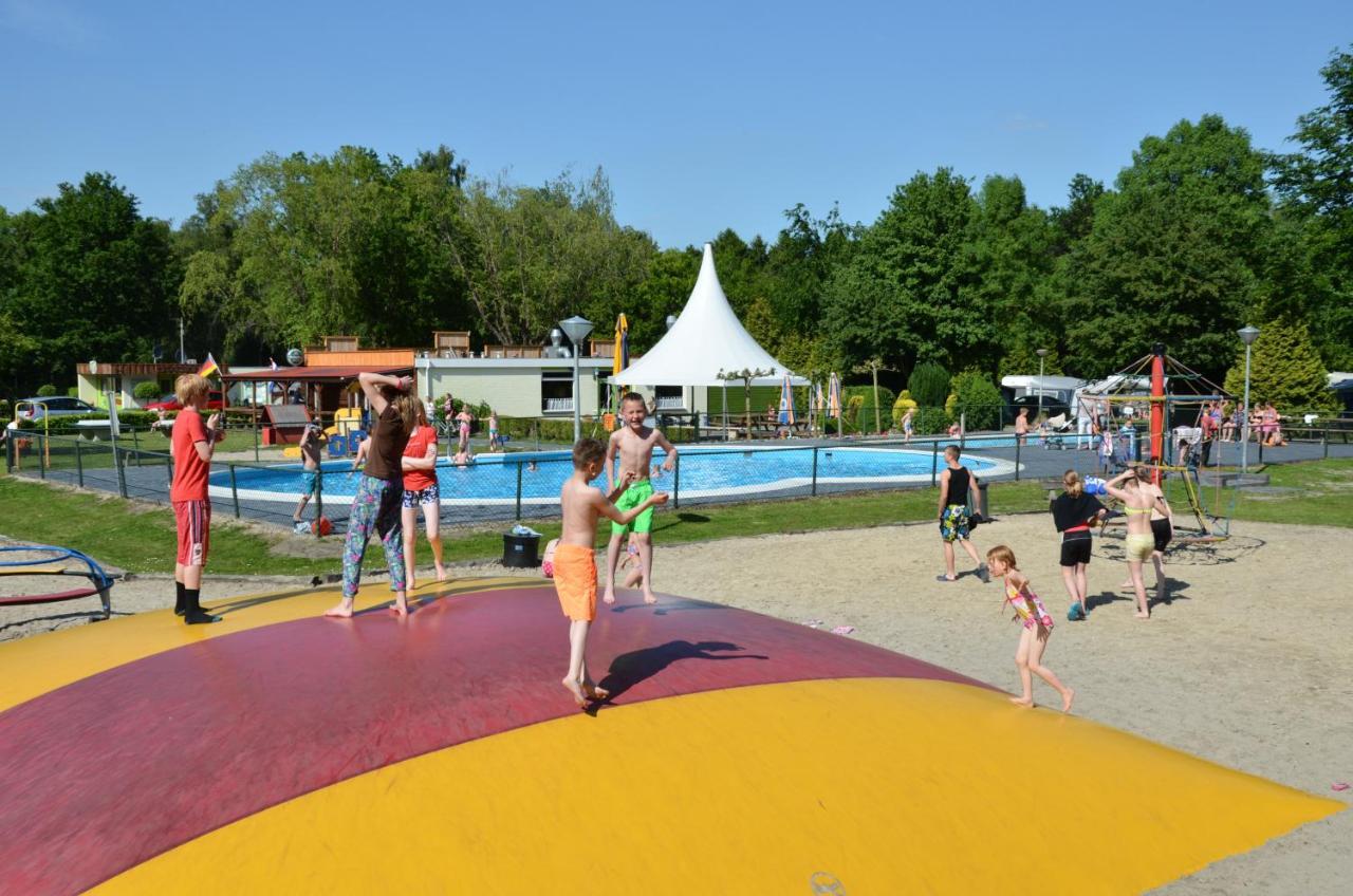Vakantiepark T Urkerbos - Blokhutje Exterior photo
